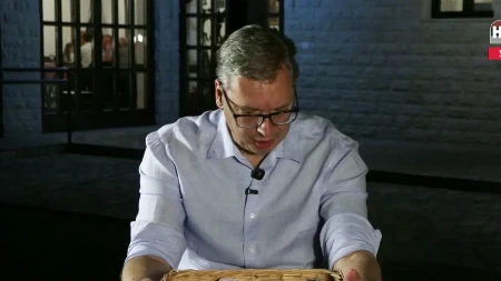 "Ovi ljudi imaće veće povećanje od ostalih, garantujem im": Vučić poručio da rade jedan od najtežih poslova u Srbiji i priznao: "Potcenjivali smo ih"