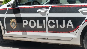 Teška saobraćajna nesreća kod Lukavca: Jedna osoba poginula, troje povređeno