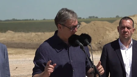 Vučić o zabranama iz Crne Gore: Žao mi je zbog takve prakse, uvek sam bio za slobodan protok ljudi
