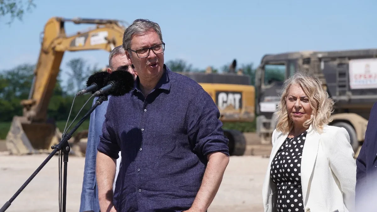 Vučić za Alo: Blokaderi su stalno u Galeriji, hvala im što poštuju moje delo i moj rad