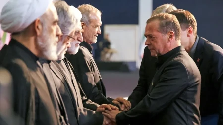 Medvedev u Teheranu: Rusija rešava nuklearno pitanje