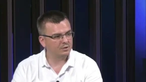 Deda ili prezimenjak? Parandilović se izgubio u sopstvenim lažima! (VIDEO) 