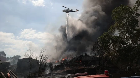 Crni otrovni oblak prekrio Solun: Preti ekološka katastrofa nakon požara, vlasti izdale upozorenje