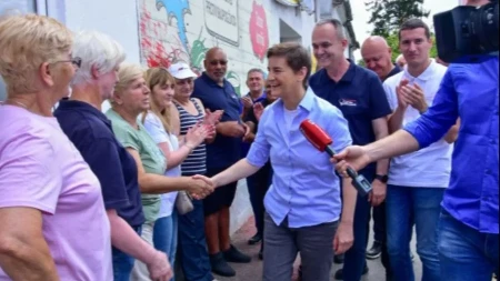"Oni ruše, mi gradimo" Brnabić: Narod Srbije sve vidi