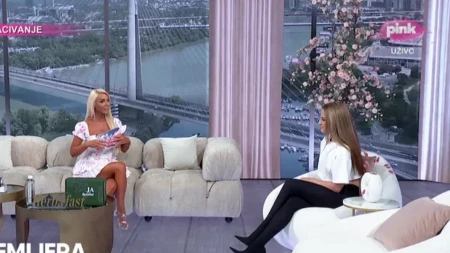 Suočavanje Barbare Bobak i voditeljke Pinka u programu uživo: Pevačica ušla u studio, a Bojana je "pokosila" psovkom!