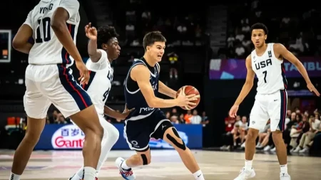 "Orlići" se sa srebrom ponosno vraćaju kući: Amerikanci prejaki za Srbiju u finalu Mundobasketa, ali ekipa Stevana Mijovića nema za čim da žali 