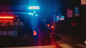Izbo ljude na ulici, pa krenuo na policiju! Opsadno stanje u Francuskoj, napadač upucan! 