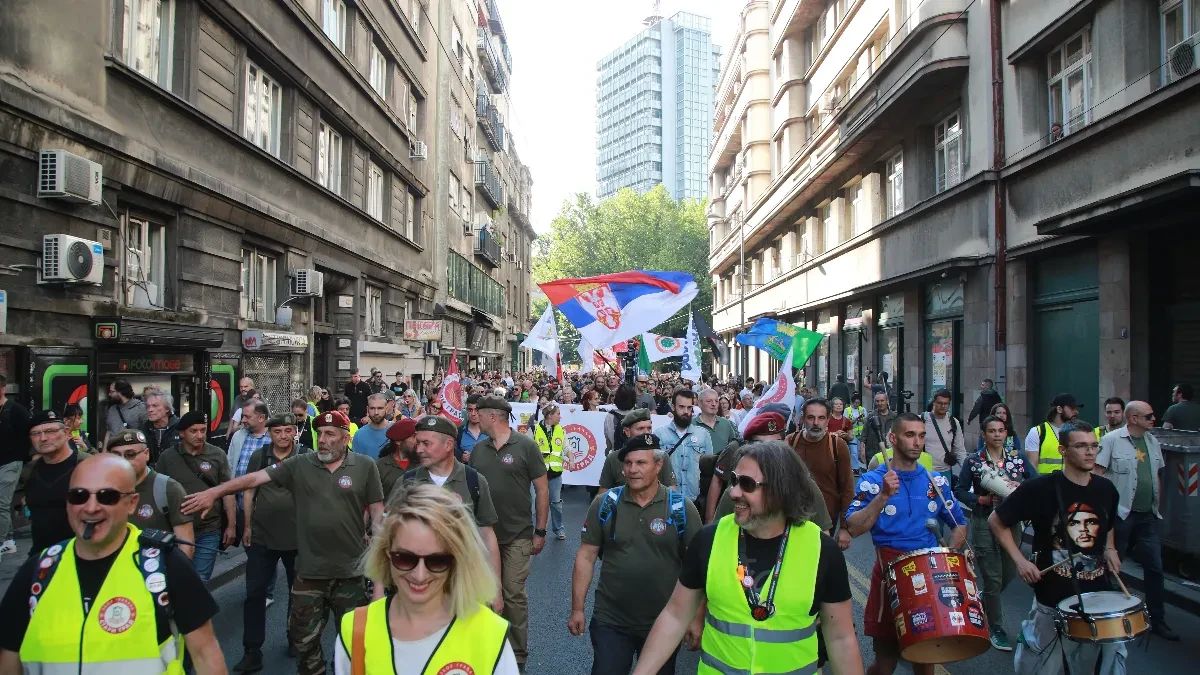 Blokaderska paranoja: Vučić kontroliše "nezavisne“ medije, deo opozicije, pa čak i same blokadere!