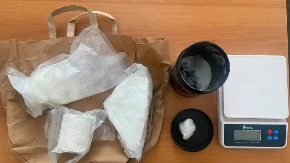 Bacio drogu pred policajcima: Uhapšen diler u Novom Sadu