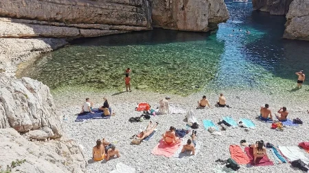 Turisti iznenađeni, razlike u cenama ogromne - kugla sladoleda u Splitu košta do 5 evra