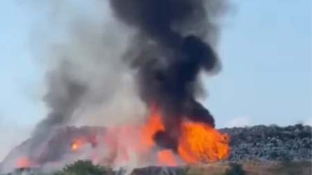 Sprečena katastrofa! Podmetnut požar na deponiji u Bogatiću (VIDEO)