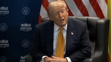 Tramp: „Islamska Republika Japan“ ispalila rakete na američki nosač aviona (VIDEO)