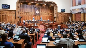 Istorijski zakon pred usvajanjem u Skupštini: Roditelji negovatelji dobijaju staž i platu koja raste, ministarka objasnila sve detalje!