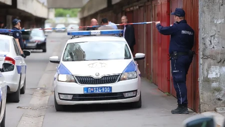"Mačetu je ostavio sa strane, a potom seo na fotelju i iskrvario": Komšije otkrile stravične detalje zločina na Bežanijskoj kosi