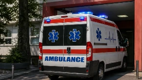 Auto sleteo sa Pančevačkog mosta: Povređen vozač (22)