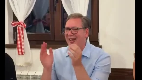 I tebe sam sit kafano... Vučić objavio nesvakidašnji snimak, otkrio koje pesme sluša (VIDEO)