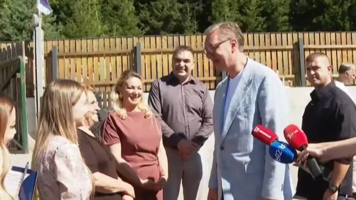 Vučić sa narodom u Prijepolju: "Ovo je važno za nas kao zemlju da se ne brukamo" (VIDEO)