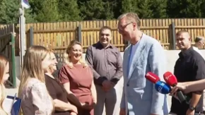 Vučić sa narodom u Prijepolju: "Ovo je važno za nas kao zemlju da se ne brukamo" (VIDEO)