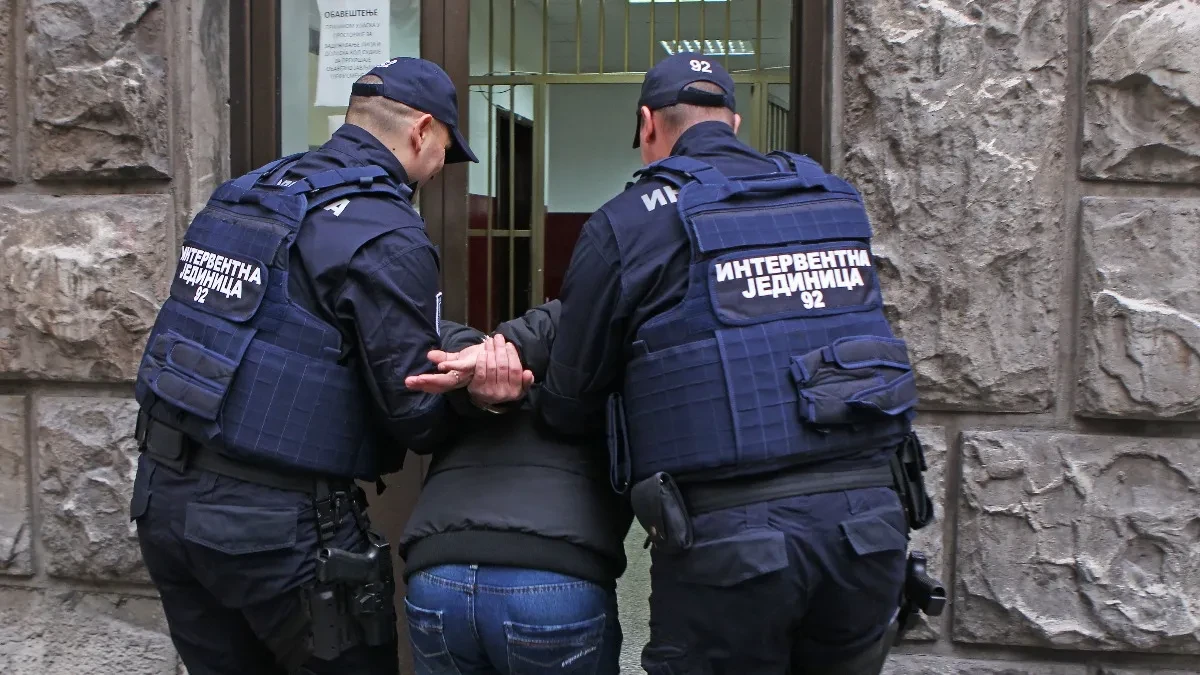Pola tone marihuane krili u crnim džakovima: Uhapšeno šest osoba