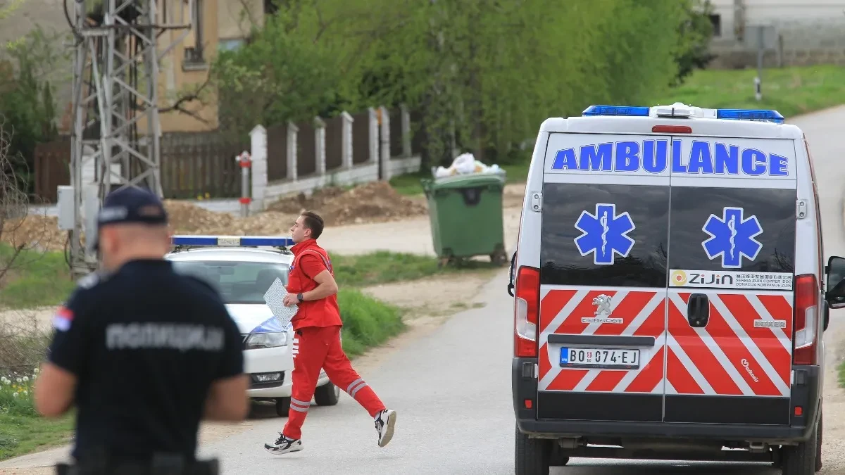 „Pežo“ pokosio biciklistkinju na raskrsnici: Ženi polomljena lobanja