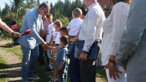 "Više od 20.000 evra za hrabru majku": Vučić naložio pomoć porodici sa osmoro dece! 