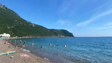 Skočio u more, a isplivao bež znakova života: Tragedija na hrvatskom ostrvu