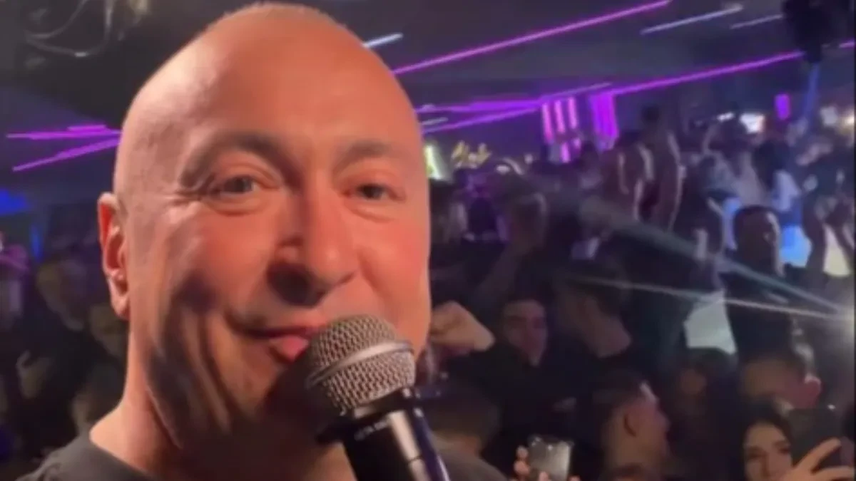 Ovo nema nigde! Đani objavio sliku bez zuba: Folker zgranuo naciju, ova fotka ne prestaje da se komentariše (FOTO)