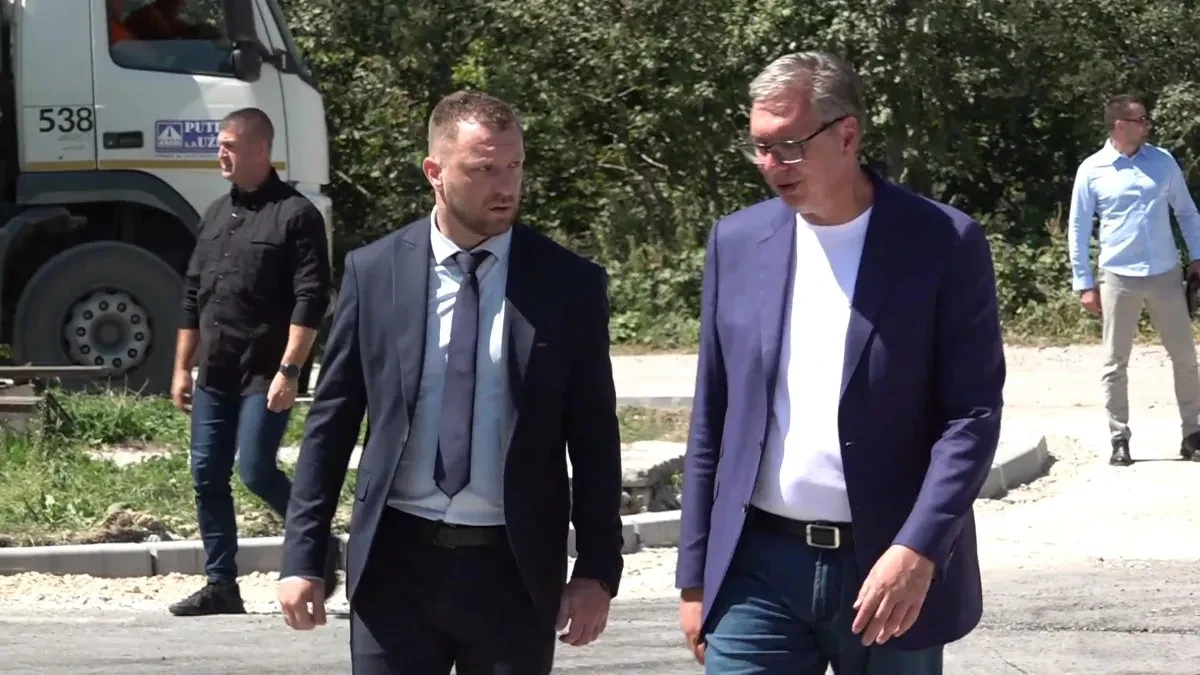 Vučić u poseti jugozapadu Srbije: Predsednik obilazi radove na putu Ivanjica-Sjenica (FOTO/VIDEO)