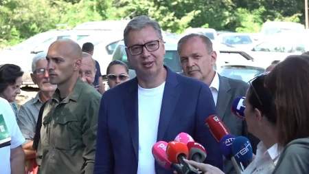 "Malo im je što su ubili Vasiija Lalovića" Vučić o blokaderima: Oni ni ne znaju imena i prezimena poginulih u Novom Sadu, nikada porodice nisu obišli 