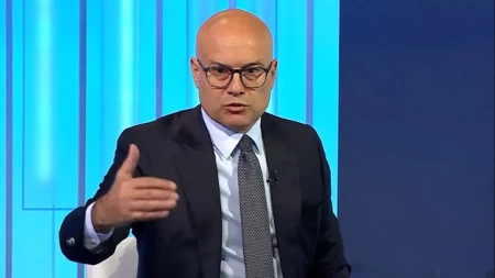 "Za razliku od vas, Vučić odgovara samo narodu Srbije": Lider SNS Vučević žestoko uzvratio Milojku Spajiću