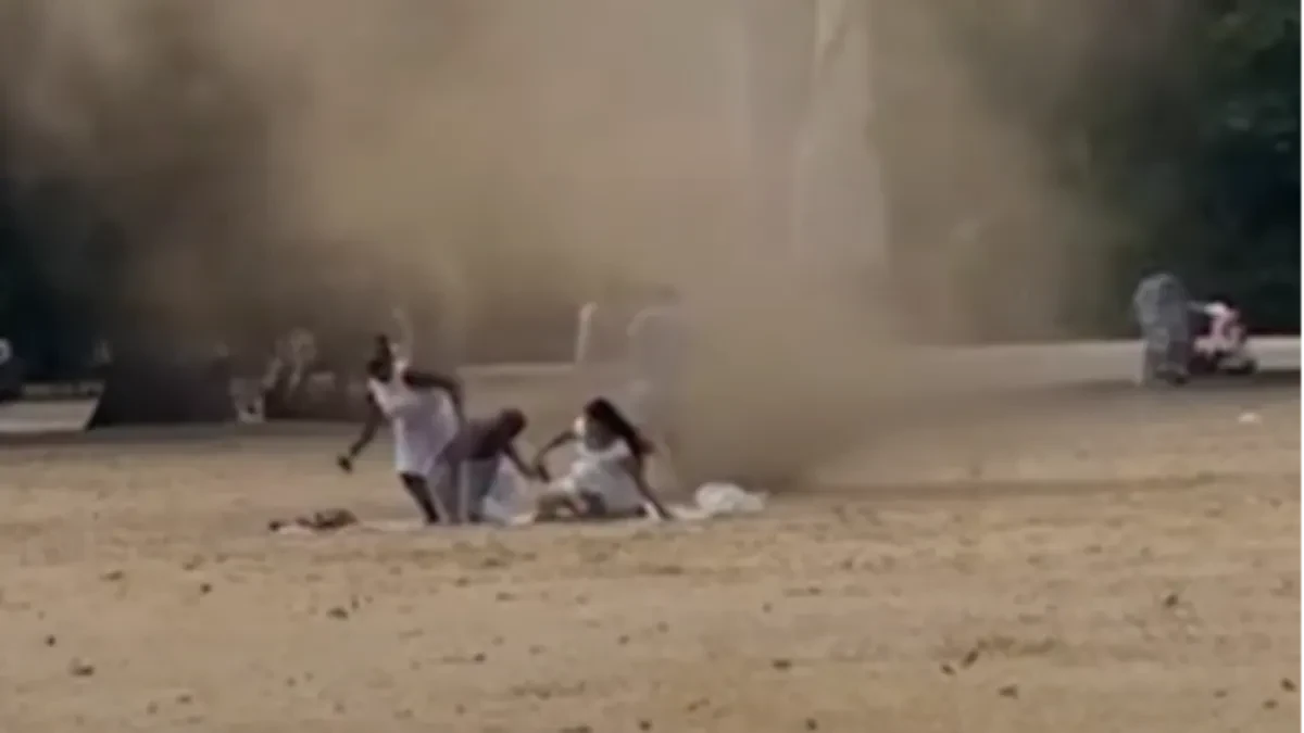 Tornado protutnjao kroz park u Londonu: Ljudi su bežali u panici, nisu znali šta ih je snašlo