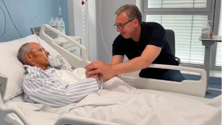 Vučić obišao pretučenog Raškovića: "Bez ikakvog razloga su ga tukli gotovo do smrti"