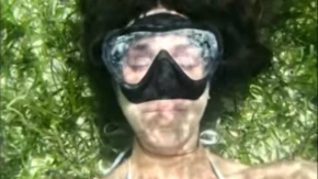 Ušla u more da roni, a onda je videla prizor od kojeg se sledila! Bila je okružena nečim veoma opasnim
