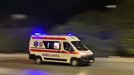 Dvojica teško povređena u noćnom udesu na Savskom vencu: Hitno prevezeni u Urgentni