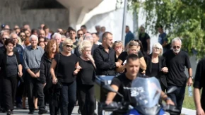 Udovica našeg pevača slomljena od bola: Ovo su bile njene prve reči nakon jezive tragedije