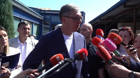 „Pozivam narod i da me opsuje“ Vučić poslao jasnu poruku građanima: Pitajte me šta god hoćete
