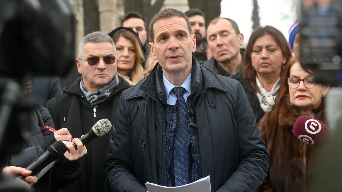 "Umarajuće, groteskno i nepotrebno" Gujon ugasio Miloša Jovanovića i sa tri reči opisao njegovo političko postojanje