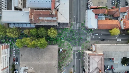Evo koliko blokadera se okupilo u Valjevu! Policija pronašla palice i gas maske! (FOTO)