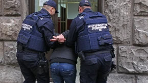 Čupao žene, pljačkao i napadao elektrošokerom: Detalji hapšenja serijskog razbojnika sa Novog Beograda 