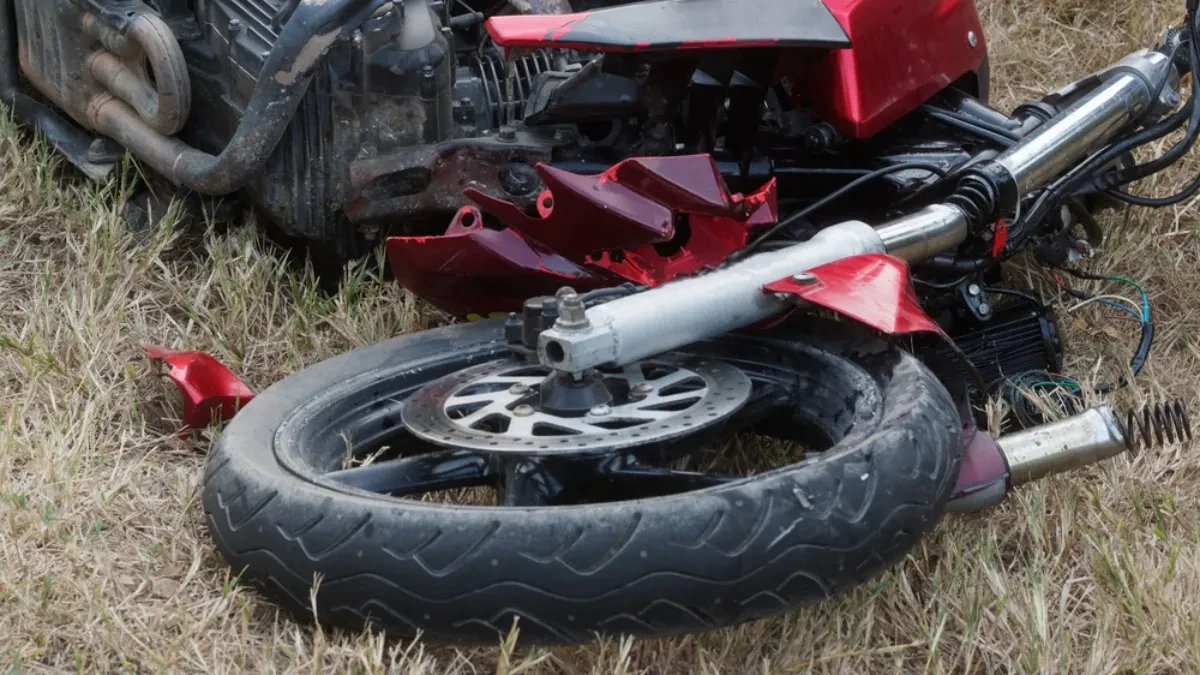 Užas kod Borče: Motociklisti tinejdžeru se bore za život, trkao se sa bratom pa sleteo sa puta!