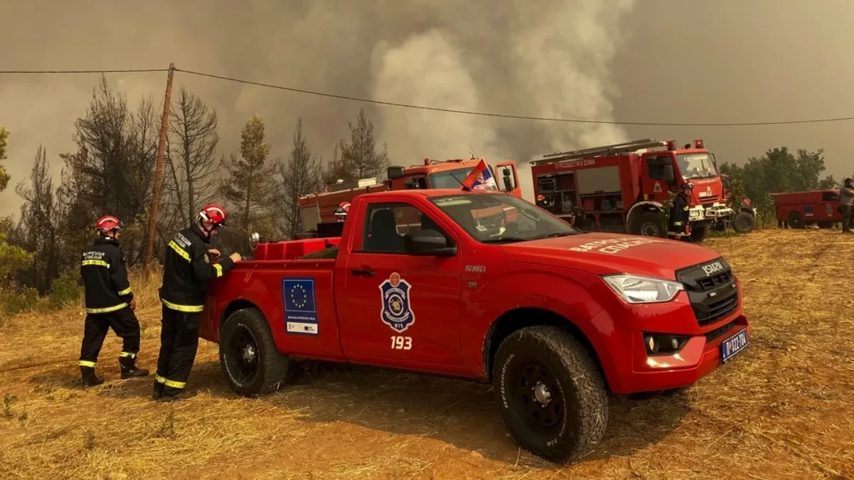 Vatrena stihija kod Aleksinca: Izgorele tri vikendice kod Bovanskog jezera