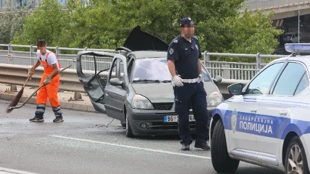 Preleteo ogradu i upao u kanal: Teška saobraćajna nesreća kod Sokobanje, troje hitno prebačeno u Niš