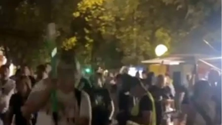 Skandal na protestu u Bačkoj Palanci! Blokaderi izveli devojčicu (13) na binu, dete stavili u centar političkog obračuna (VIDEO)