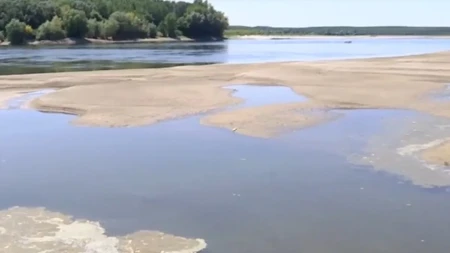 Nestvarni prizori na Dunavu: Voda se povukla i otkrila nešto neverovatno na dnu reke