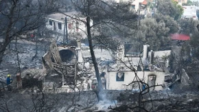 Od kuća ostali samo temelji, dvoje mrtvih: Jezivi prizori nakon požara u Grčkoj (FOTO)