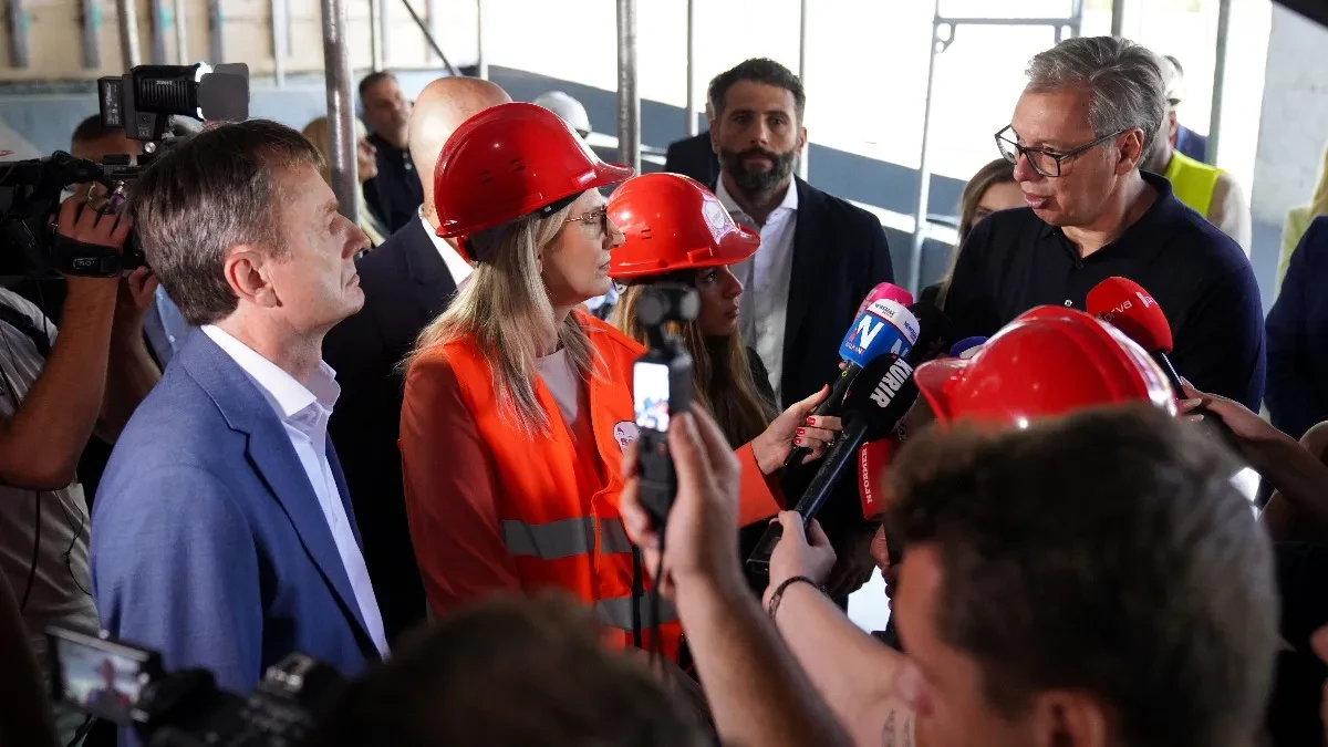 "Mojsilović imao vrlo loš razgovor sa komandantom KFOR-a" Vučić: Zapad pokušava da opravda svoje poteze iz devedesetih