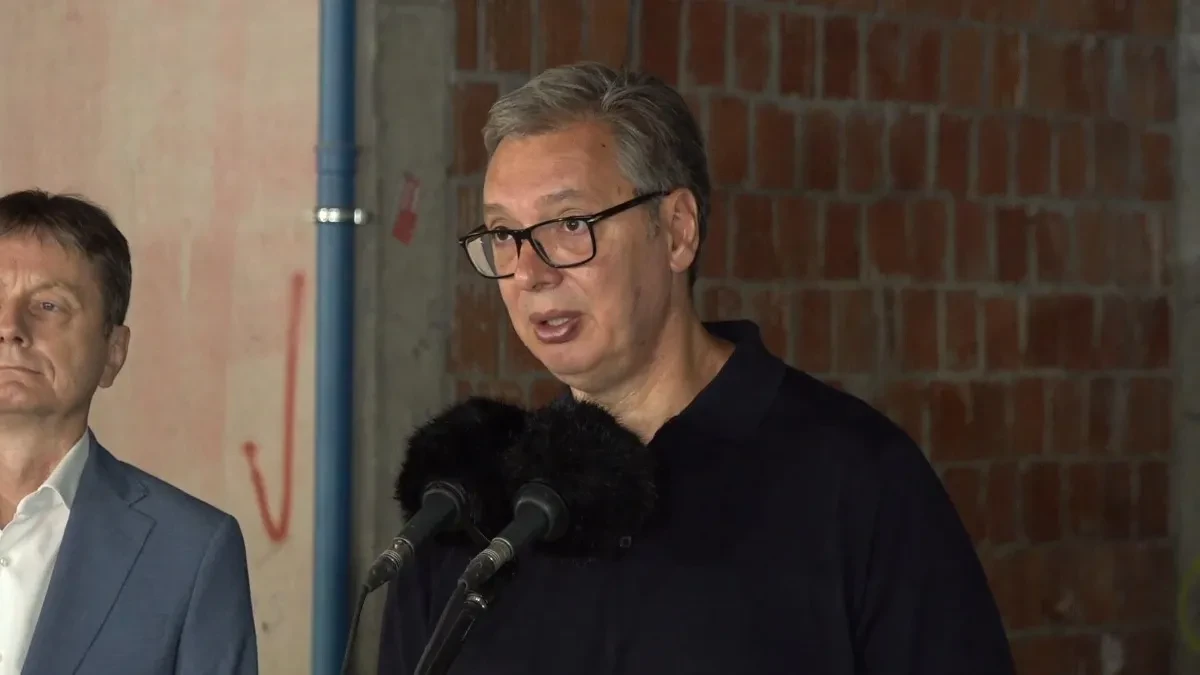 "Uvek sve zavisi od rukovodstva" Vučić: Za mene je politika i Tiršova 2, i svaki put koji smo izgradili