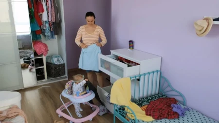 Tražila od muža da joj plaća 1.500 dinara po satu da ostane kod kuće sa decom: Godinu dana kasnije život joj se pretvorio u pakao