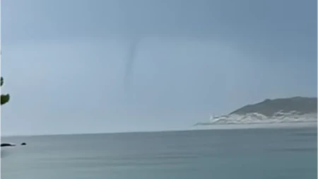Nesvakidašnji prizor nad Jadranom! Pogledajte šta se danas pojavilo kod Korčule! (VIDEO)