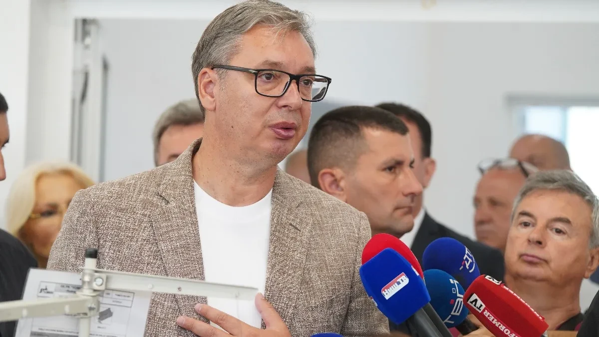 Povećanje od 4,5 puta! Vučić: 202 evra bio je prosek plate u Kuršumliji 2012, a danas je 900 evra